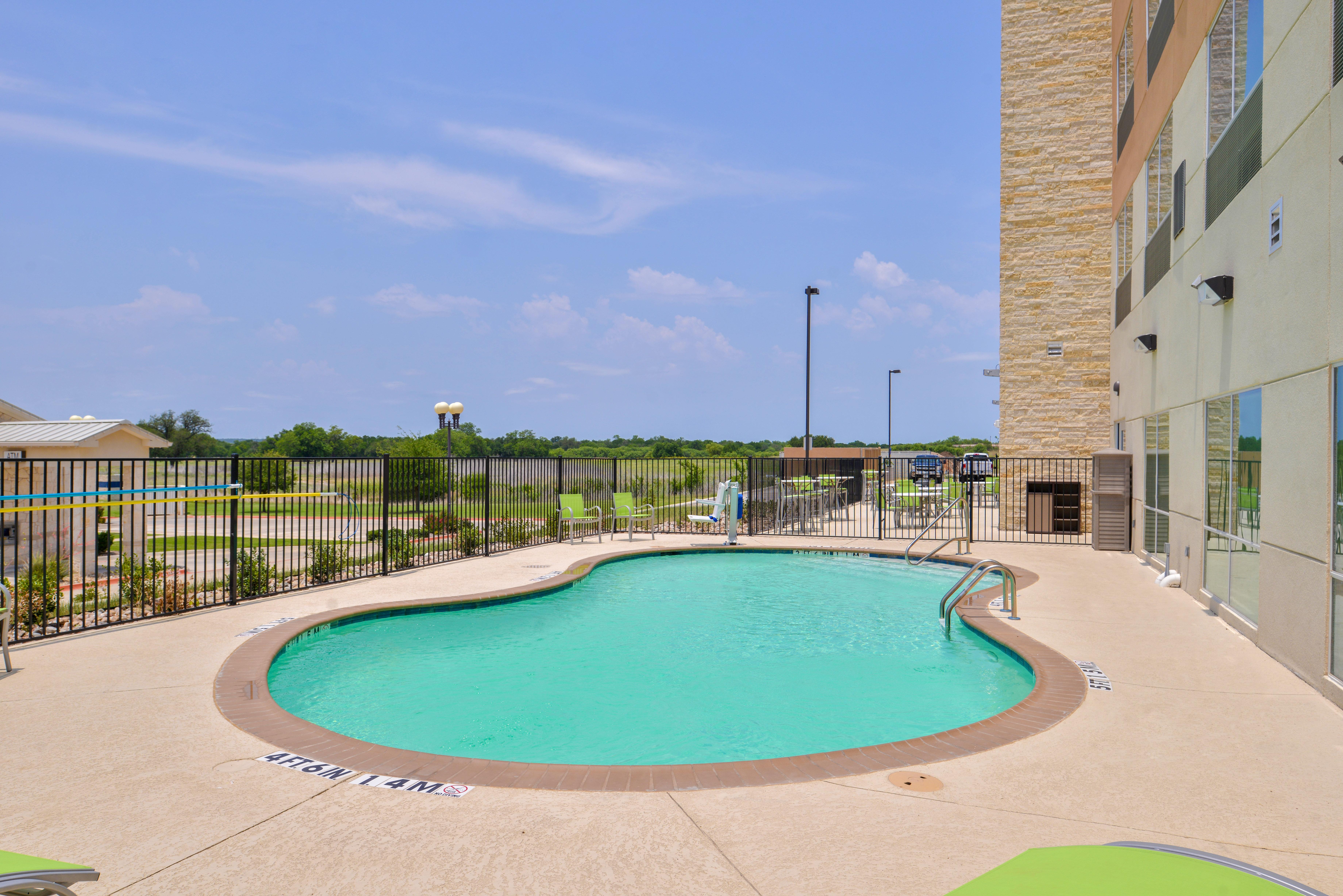 Holiday Inn Express - Early By Ihg Exterior foto